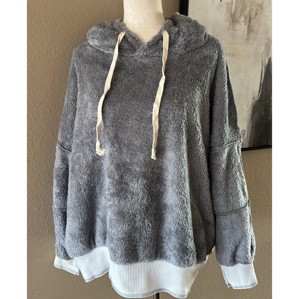 Plush and soft oversized teddy hooded sweater - Picture 5 of 6
